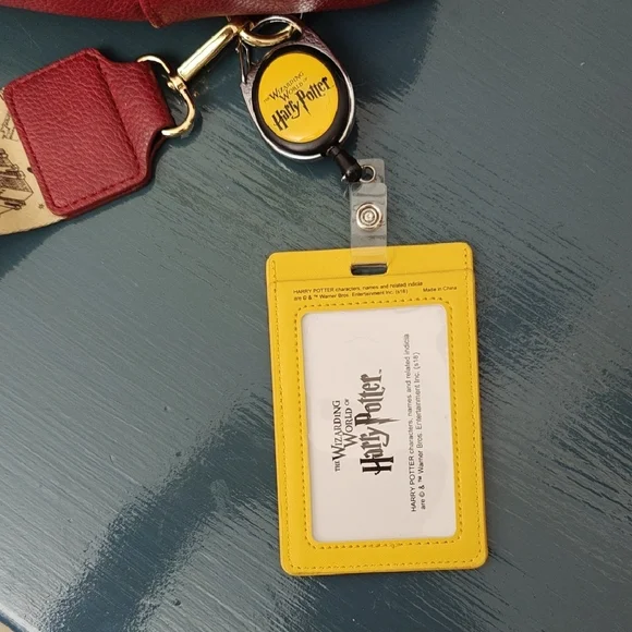 Universal Studios Harry Potter Mischief Bag With ID Clip - Picture 10 of 11